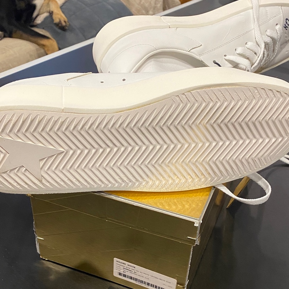 Golden Goose Cream Sneakers with Gold Detail - Picture 9 of 12